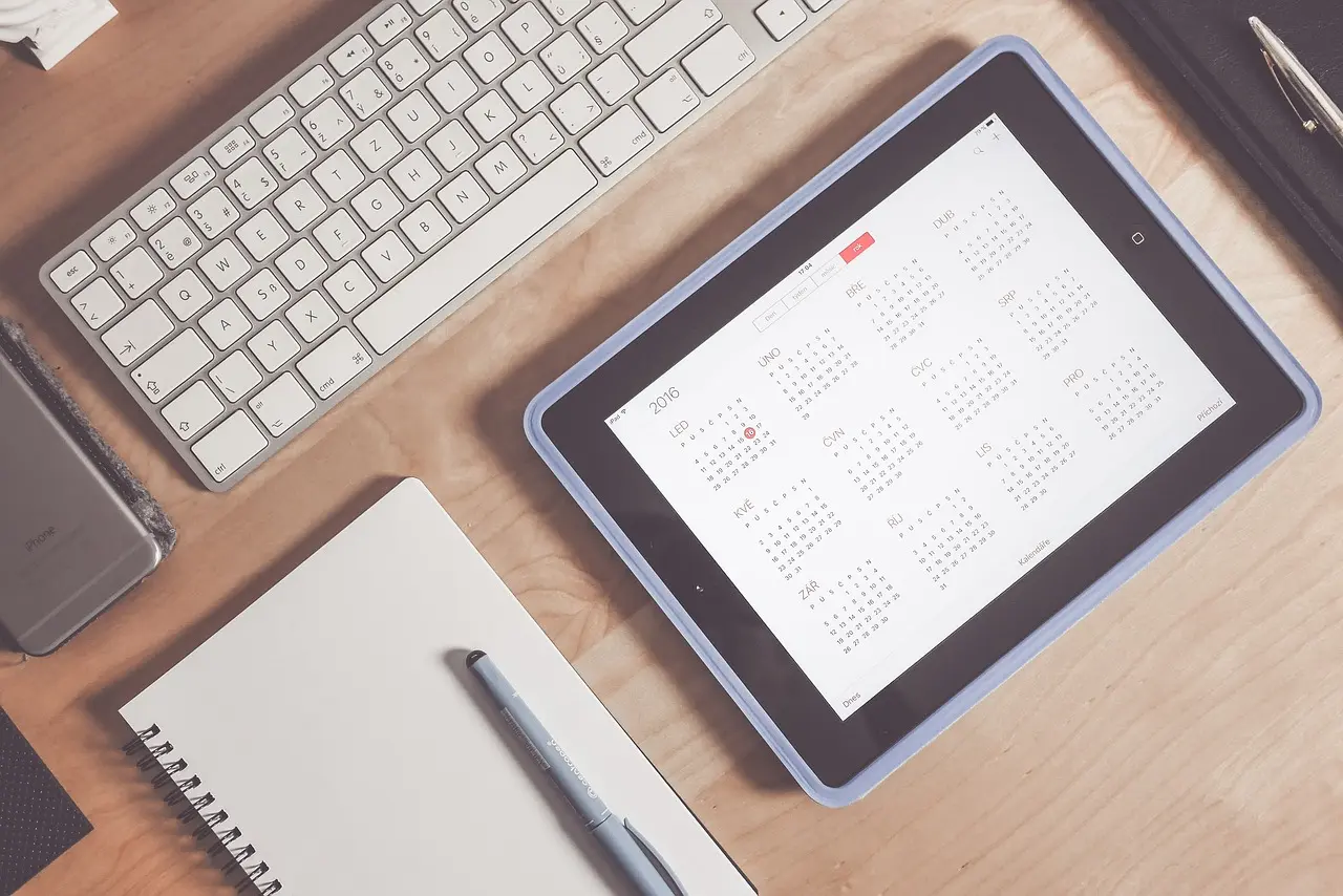 Online-Kalender auf Tablet